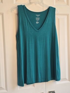Nine West Women's Teal V-Neck Tank Top
